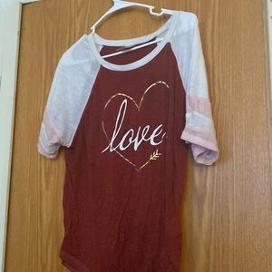 Cute little t-shirt it’s been washed only worn once/ twice